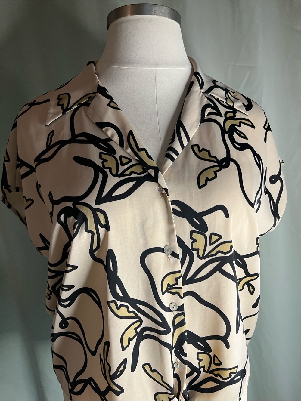 Rachel Zoe Cream Short-Sleeve Blouse with Black and Gold Abstract Floral Print